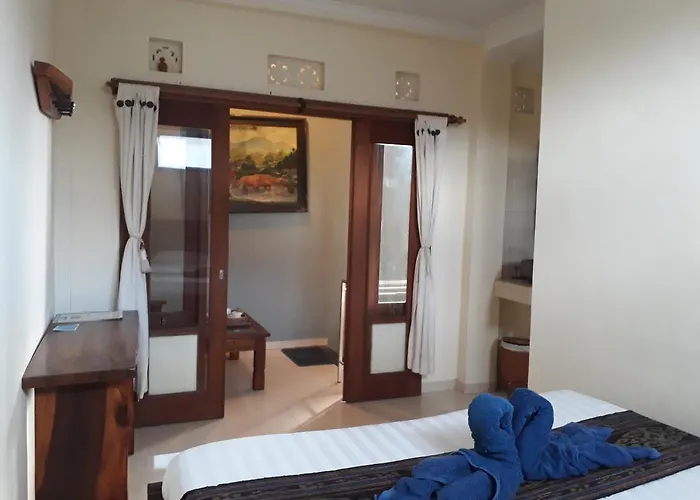 Guest house Adi House
